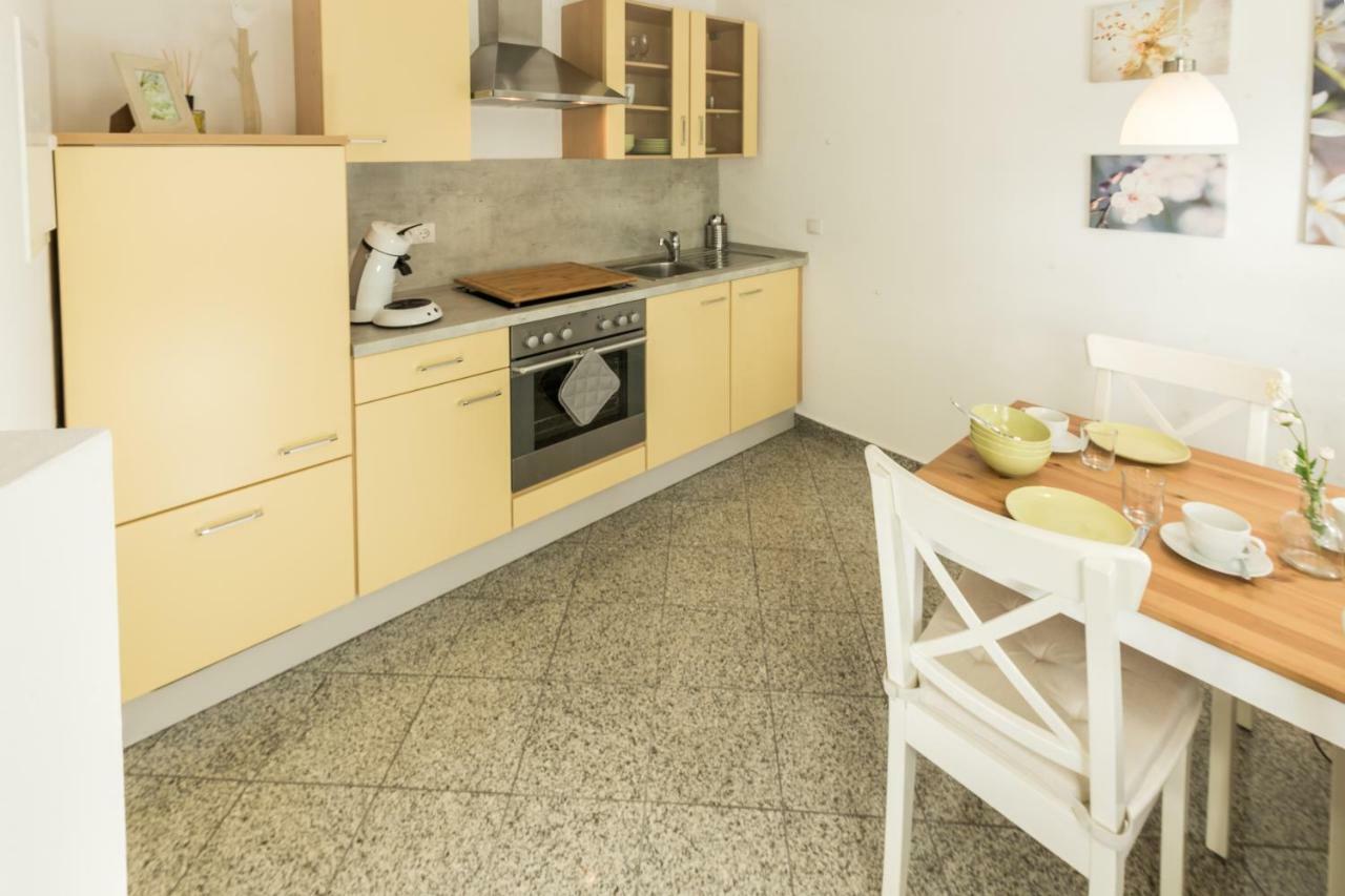 Weserwohnung - Bootshaus Urlaub Am Wasser Hamelin Exteriör bild